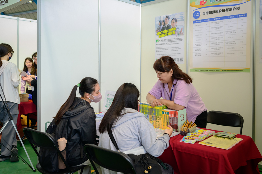 2025「職戰力 薪價值」校園徵才博覽會 精彩回顧(另開新視窗/jpg檔)圖片